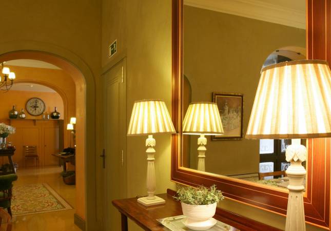 Los mejores precios en Hotel Bremon. El entorno más romántico con los mejores precios de Barcelona